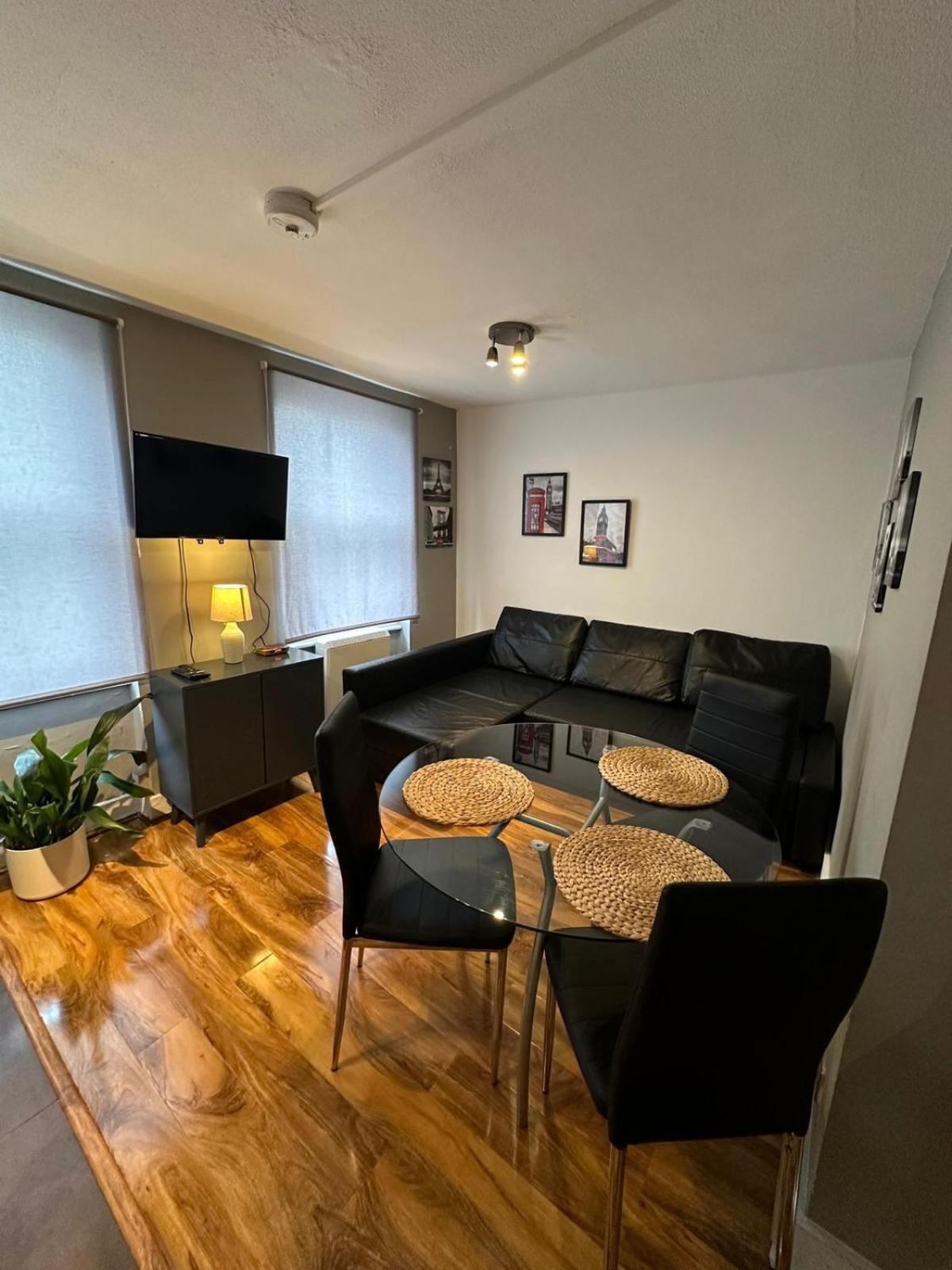 Lovely 2 Bedrooms Apartment Λονδίνο Εξωτερικό φωτογραφία